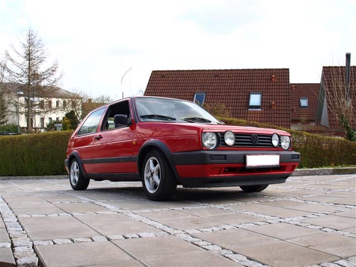 VW Golf 2  1,8  (SOLGT) billede 1