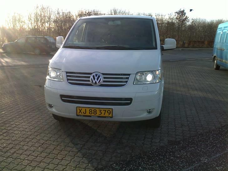 VW Transporter - Rygepause på en rasteplads på vej hjem efter afhentning af KØRETØJ billede 7