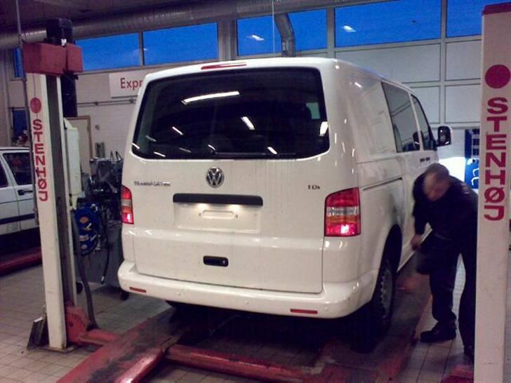VW Transporter - Billeder fra forhandler under klargøring billede 10