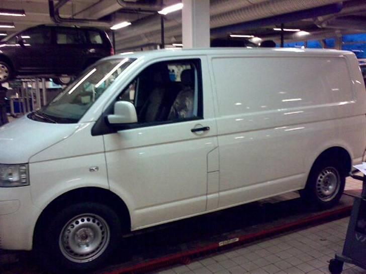 VW Transporter - Billeder fra forhandler under klargøring billede 11