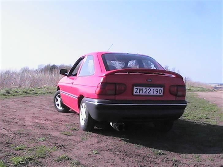Ford Escort ** SOLGT ** billede 3