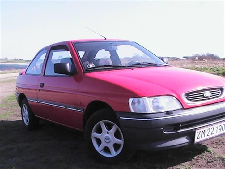 Ford Escort ** SOLGT ** billede 4