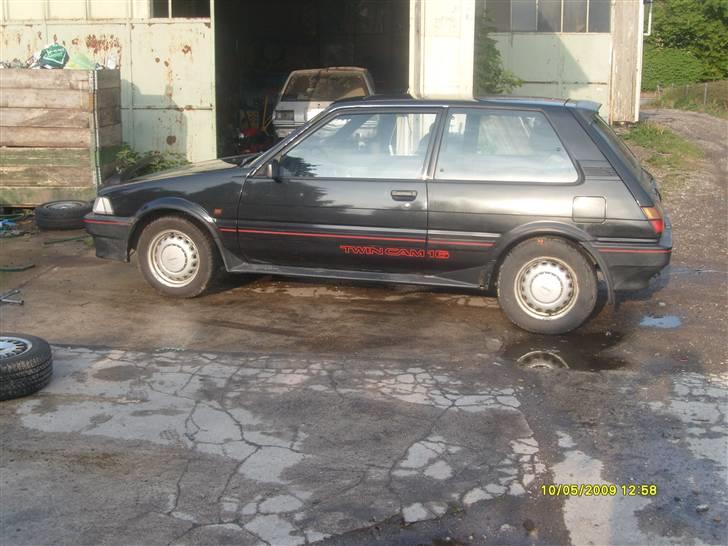 Toyota twin club prestige BYTTET - den har fået de org. fælge den er født med :=) billede 1