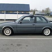 BMW e30 325