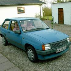 Opel Corsa a ( minxy pink )