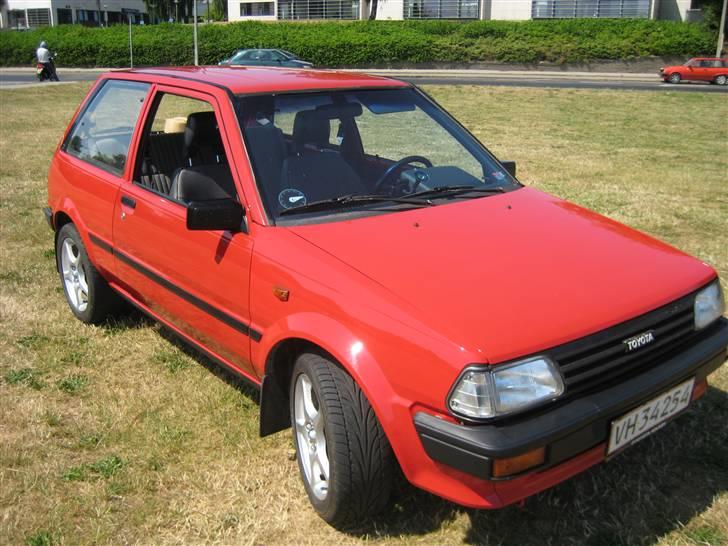 Toyota Starlet 1,0 EP70 *SOLGT* billede 1