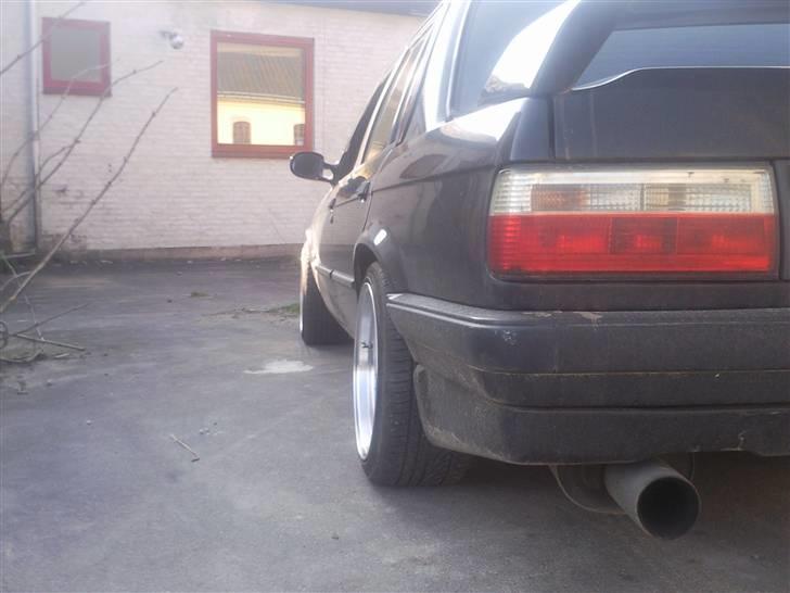 BMW e30 323i billede 3