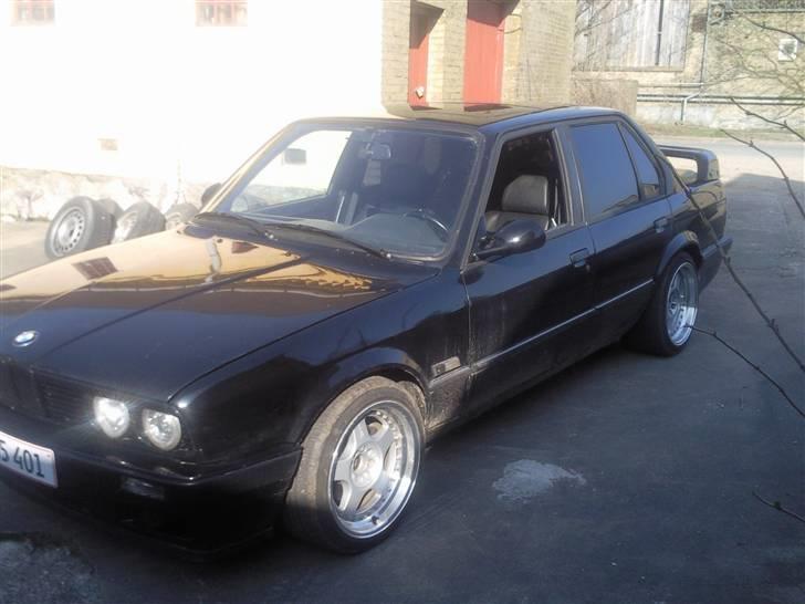 BMW e30 323i billede 4