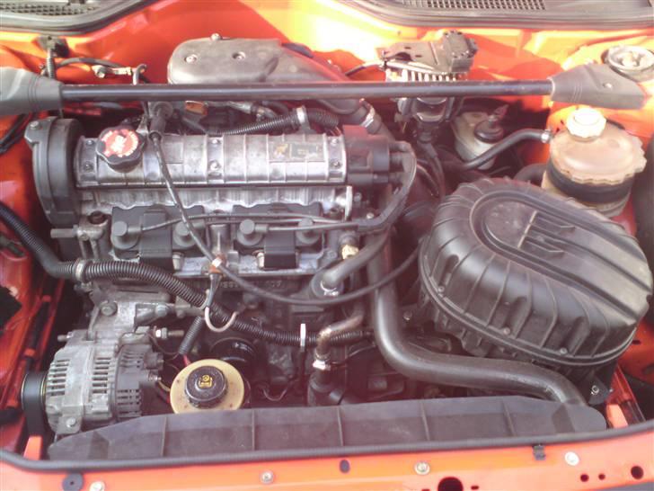 Renault 19 cab  *Solgt* - Ikke det vilde endnu, men den kan rykker fint ;) billede 12