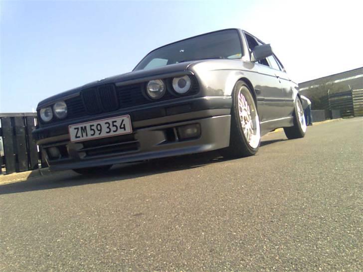 BMW E30 320i/323i wrapping - Så er skærmen pakket om:-) billederne taget D12/4-09 billede 13