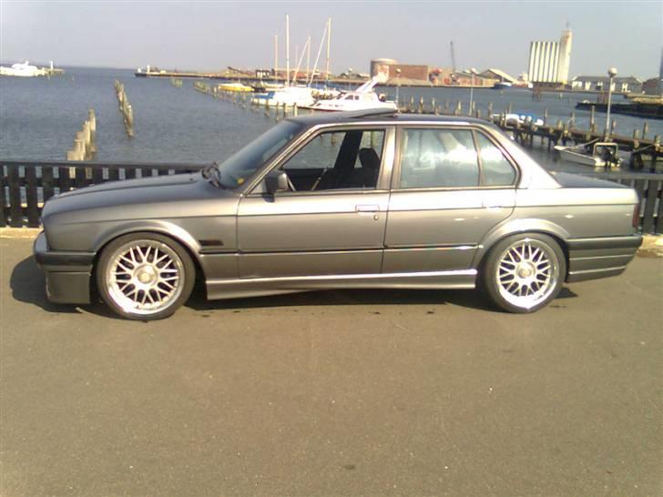 BMW E30 320i/323i wrapping - Så er skærmen pakket om:-) billederne taget D12/4-09 billede 14