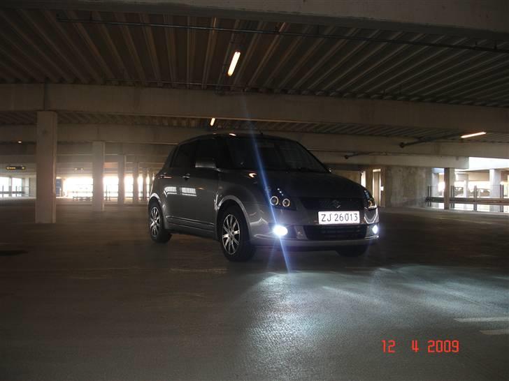 Suzuki Swift 1,3 solgt billede 1