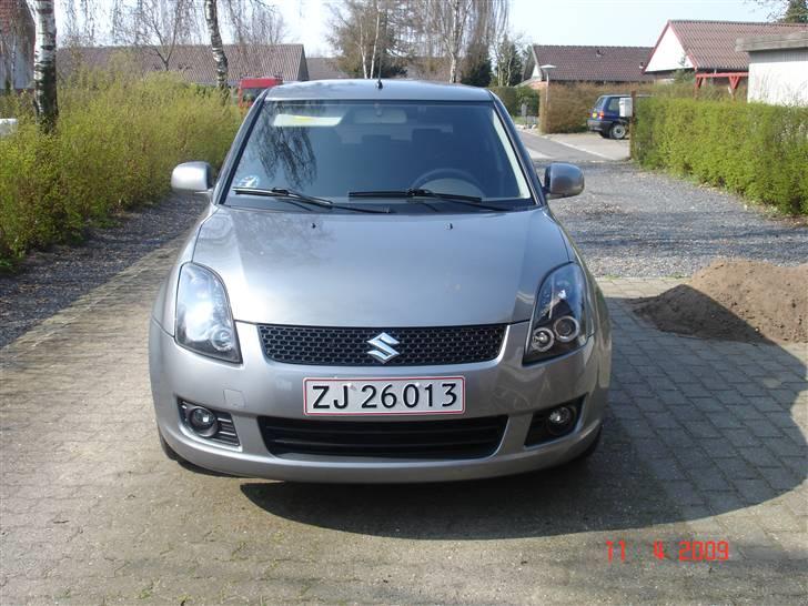 Suzuki Swift 1,3 solgt billede 3