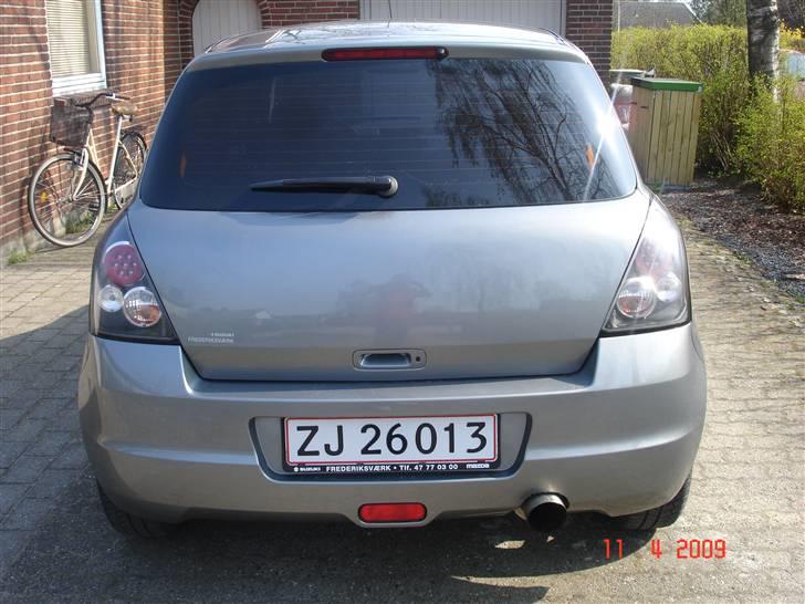 Suzuki Swift 1,3 solgt billede 6