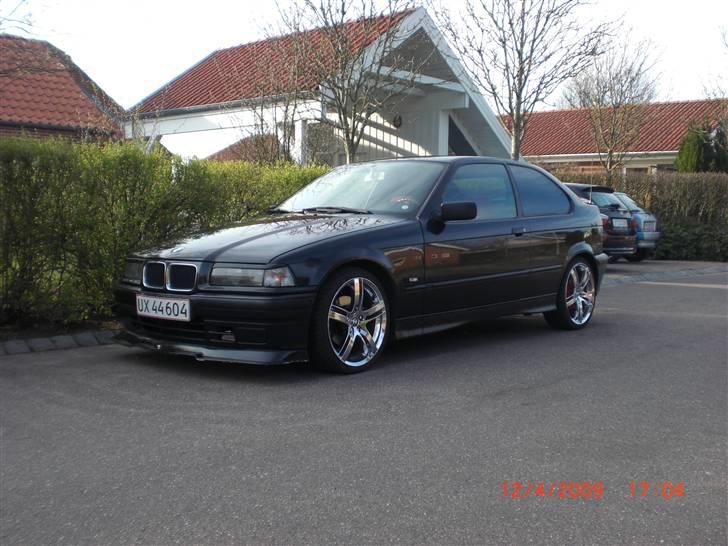 BMW 316i compact SOLGT billede 18
