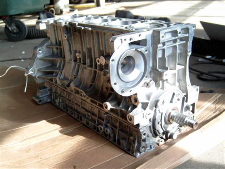 Volvo V70 T5 - Motor er blevet totalt renov. efter at den tidligere ejer har kommet for billig olie på. Men nu er den så god som ny. billede 14