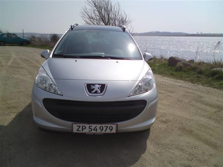 Peugeot 207 1,6 HDI SW Comfort + billede 2