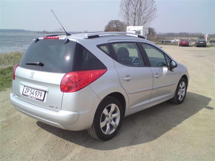 Peugeot 207 1,6 HDI SW Comfort + billede 3