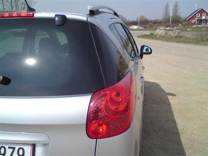 Peugeot 207 1,6 HDI SW Comfort + billede 9