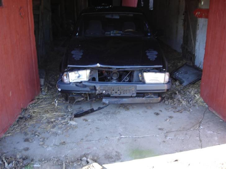 Alfa Romeo 75.2.0 ts .  - så gik det galt man ska holde sine bremser i orden mine sviktede totalt ku bare trykke alt det jeg vil den regerde ikke  billede 9