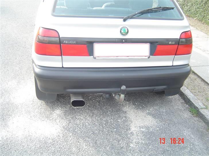 Skoda Felicia 1.3 Glxi (DØD) - Den nye bagpotte:) billede 2