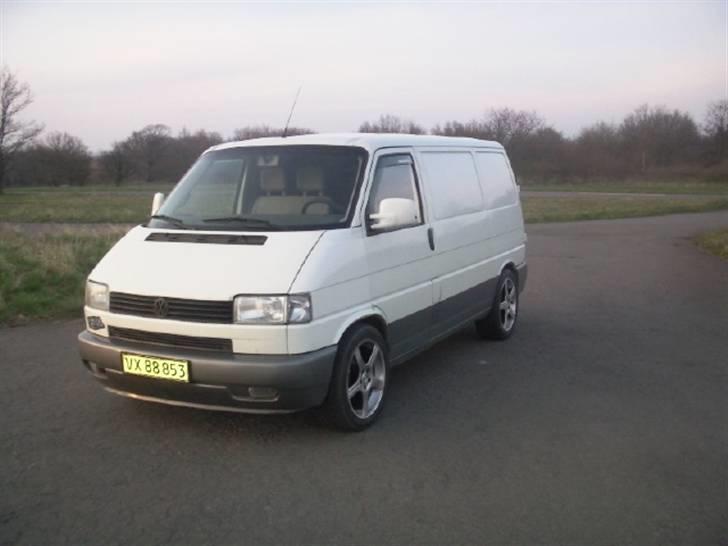 VW transporter 2,5 tdi billede 2