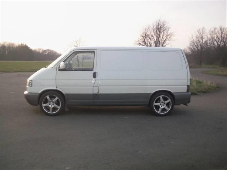 VW transporter 2,5 tdi billede 3