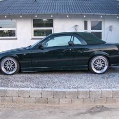 BMW 325i Cabriolet 