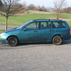 Ford Focus 1,6 16V GHIA st.car