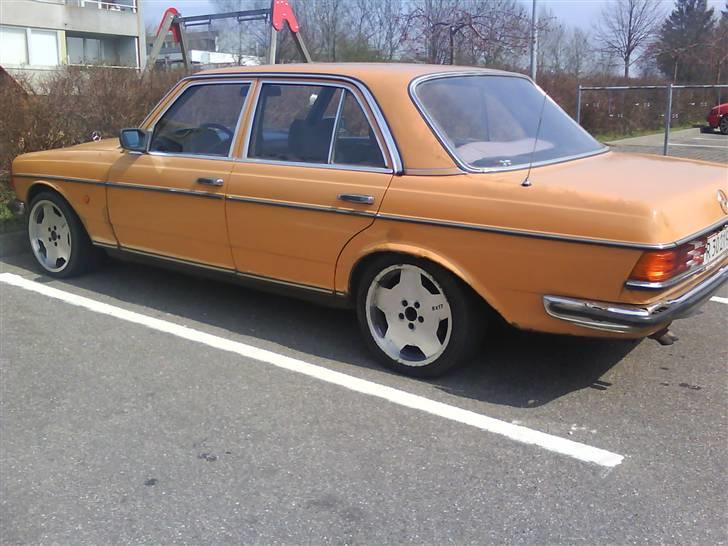 Mercedes Benz 123  (solgt) billede 1