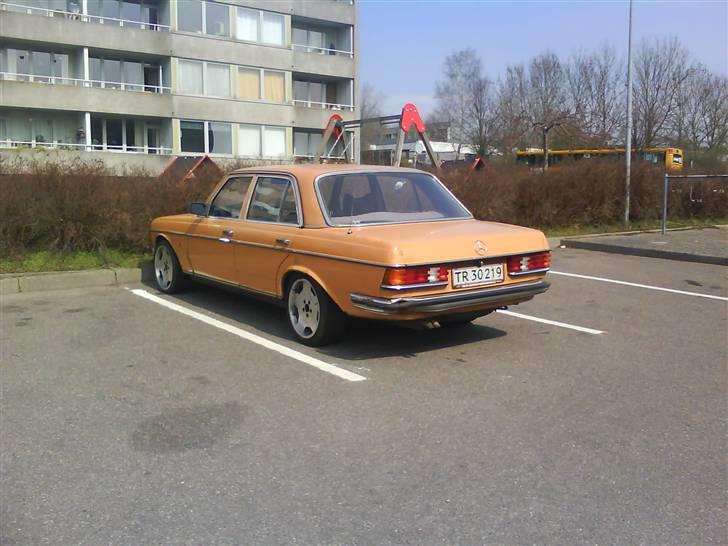 Mercedes Benz 123  (solgt) billede 2