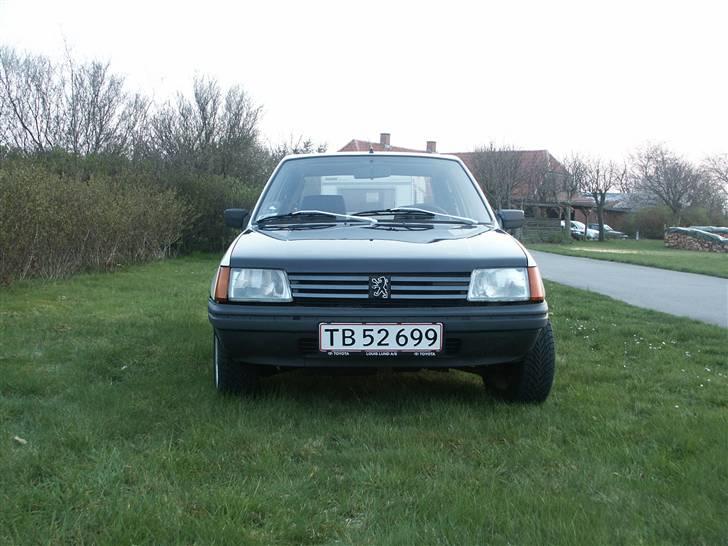 Peugeot 205 1,8D konensbil billede 5