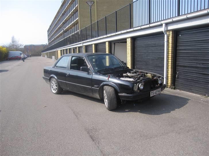 BMW 320i (325i) billede 2