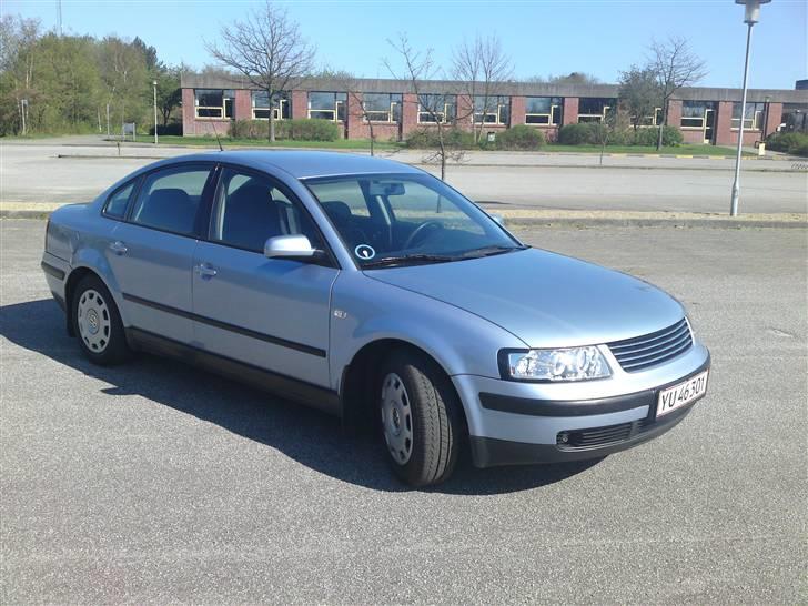 VW Passat 3B Limousine SOLGT billede 1