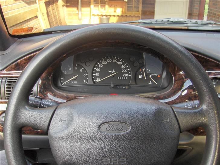 Ford escort 1.6 clx - drivers view billede 7