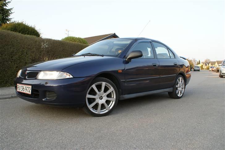 Mitsubishi Carisma 1.6 GLX >>SOLGT<< billede 1
