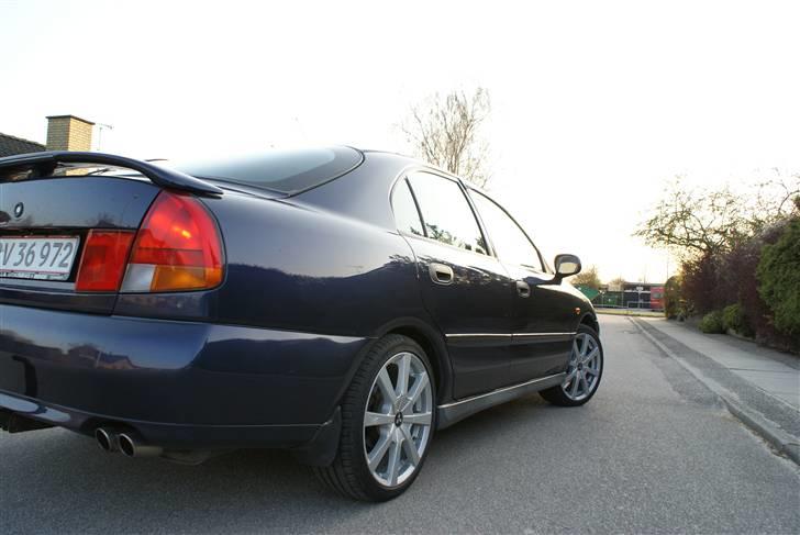 Mitsubishi Carisma 1.6 GLX >>SOLGT<< - Bemærk de 2 fine afgange fra en Leon Topsport, svejst på en orig. GDI bagpotte billede 2