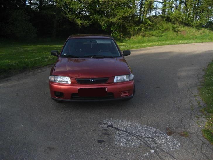 Mazda 323 HB billede 2