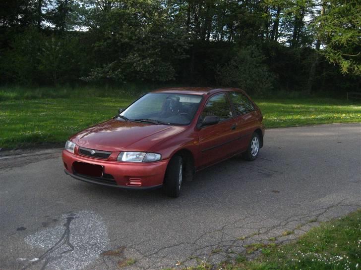 Mazda 323 HB billede 3