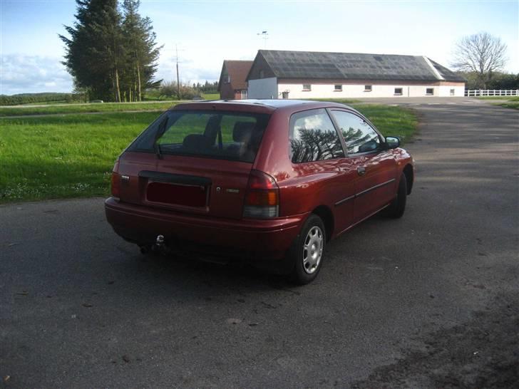 Mazda 323 HB billede 5