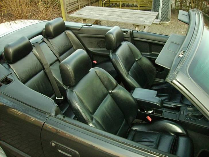 BMW 325i Cabriolet *Solgt* billede 11