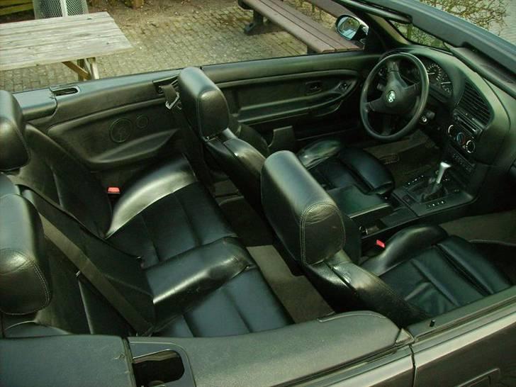 BMW 325i Cabriolet *Solgt* billede 12