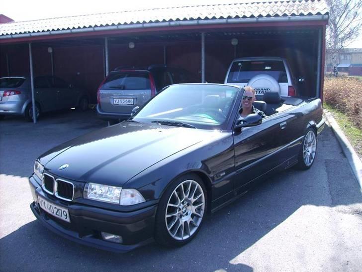 BMW 325i Cabriolet *Solgt* billede 14