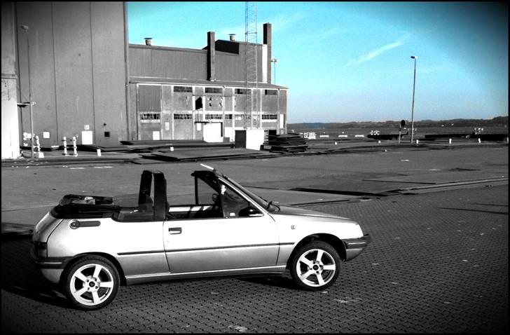 Peugeot 205 CJ Cabriolet billede 1