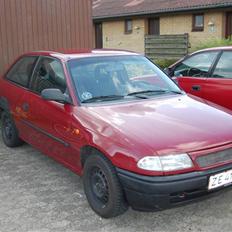 Opel Astra 1,6i BYTTET