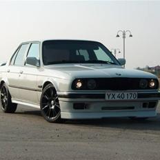 BMW E30
