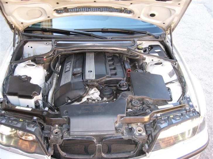 BMW 330i  *SOLGT* billede 13