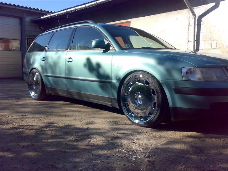 VW Passat 1.8T St.car SOLGT - lille prøve med 19 tommerne TSW Holsten på :-) Desvære ET35 bag så jeg syntes de var for brede :-(((.... billede 1