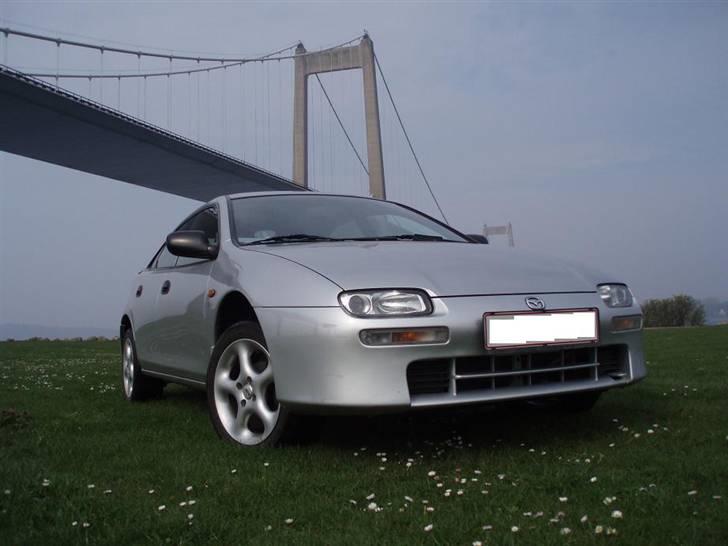 Mazda 323F 1,5 GLX billede 17