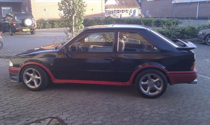 Ford Escort XR3i    (skrottet) billede 1